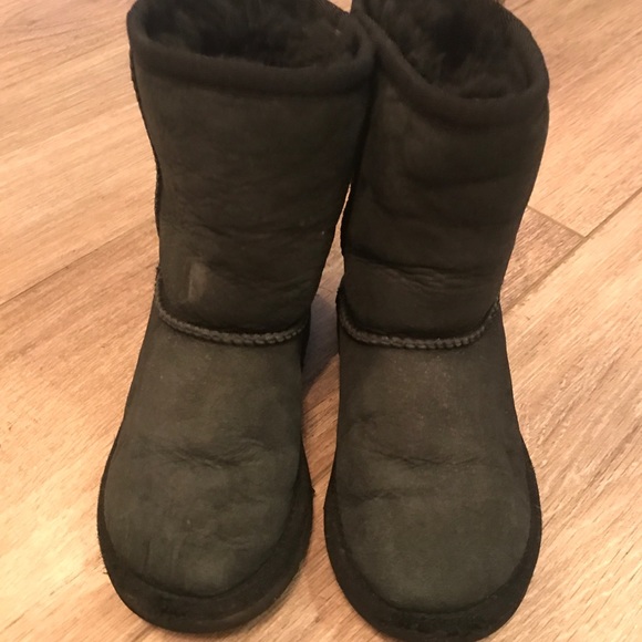 Used black Kids UGGs, size 12US - Picture 1 of 4
